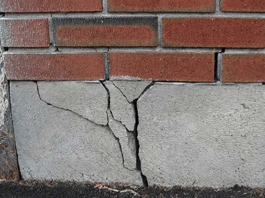 Concrete foundation with serious structural damage in Columbus, OH
