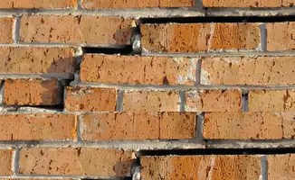 Brick wall with serious structural damage in Columbus, OH
